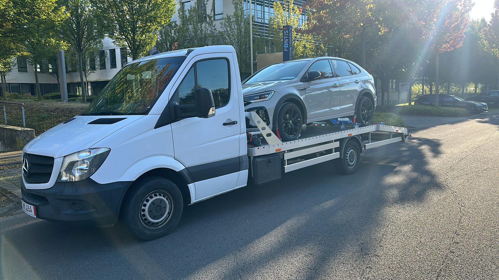 Ons wagenpark - sleepwagen van Autoredder.nl met voertuig op de oprijwagen